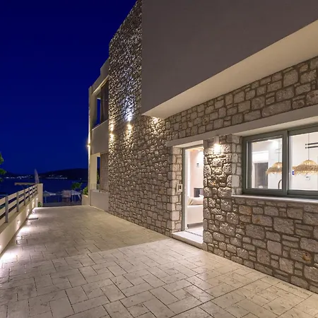 Sirin Luxury Groundfloor האראקי
